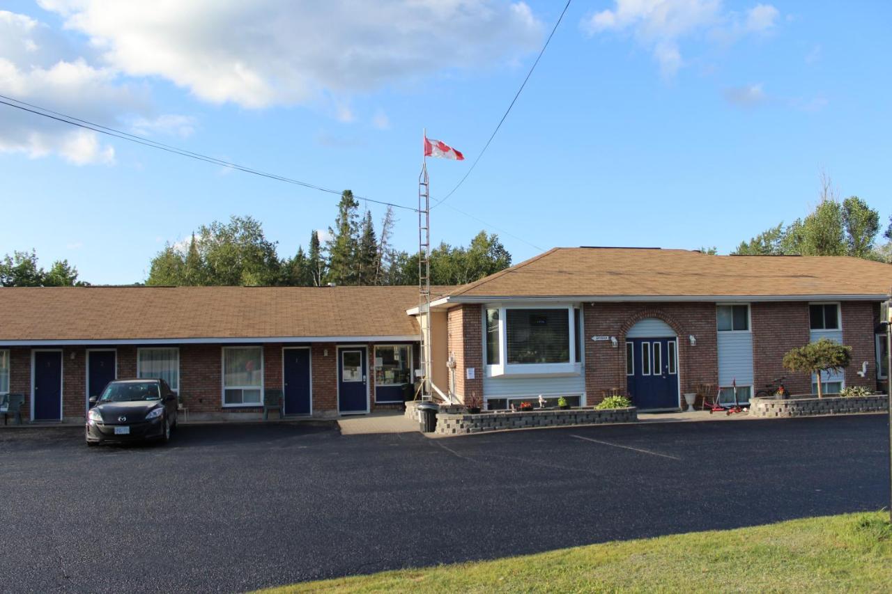 Two Rivers Motel Mattawa Zewnętrze zdjęcie