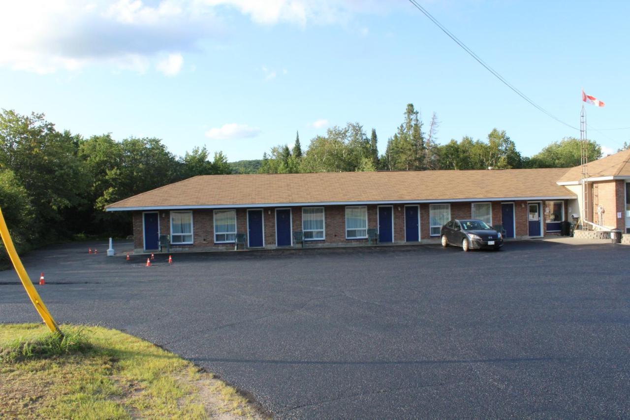 Two Rivers Motel Mattawa Zewnętrze zdjęcie